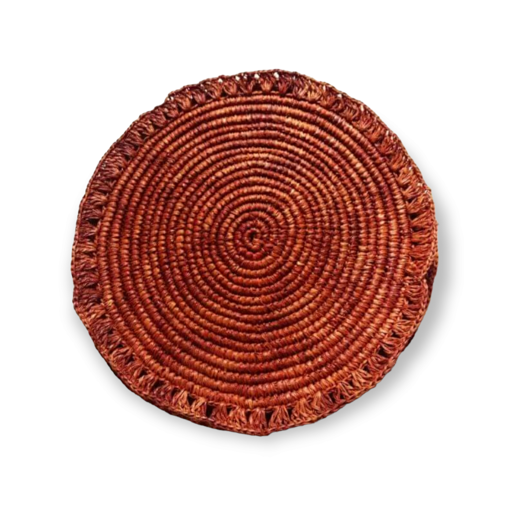 Håndflettet bordbrikke med sirkel mønster i rust rødt